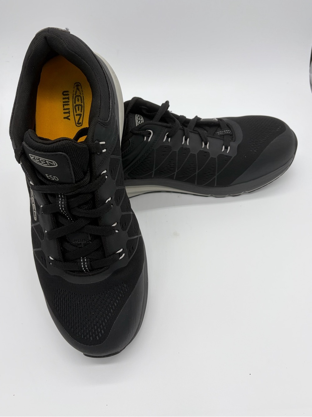 Keen Men's Black ESD Utility Sneaker with Steel Toe. New without Box.